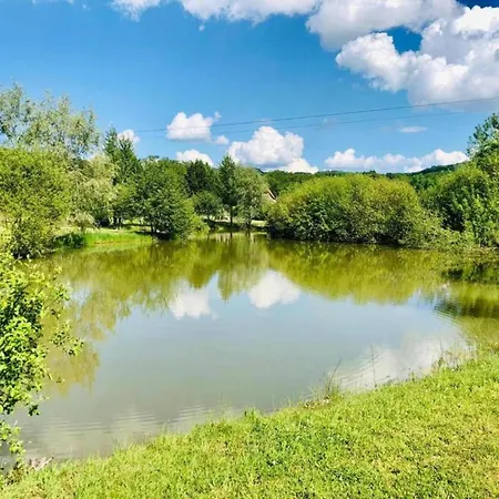 Hébergement de vacances Cozy With Scenic Views *