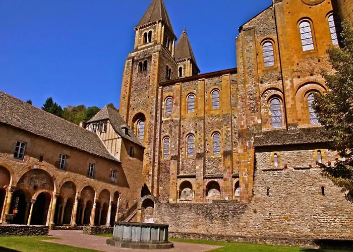 Cozy With Scenic Views