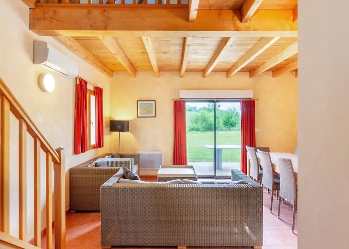 Cozy With Scenic Views * 拉卡佩勒-马里瓦勒