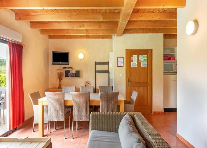 Cozy With Scenic Views